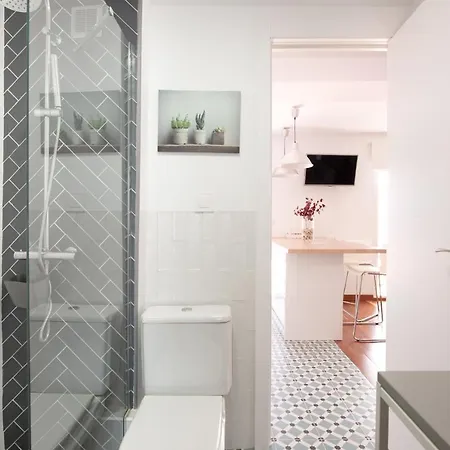 Calle San Jacinto, 57 * Seville