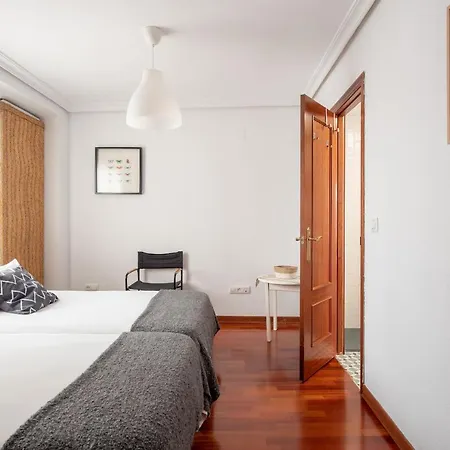 Apartment Calle San Jacinto, 57 *